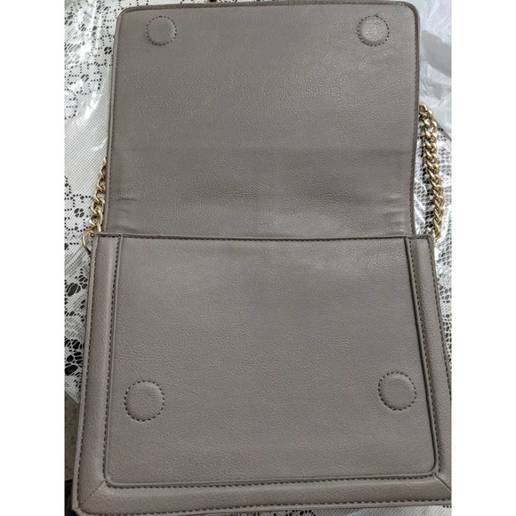 NWOT! BCBG! TAUPE/BEIGEY/GRAYISH SHOULDER BAG, PURSE, W/GOLD! - Picture 8 of 10